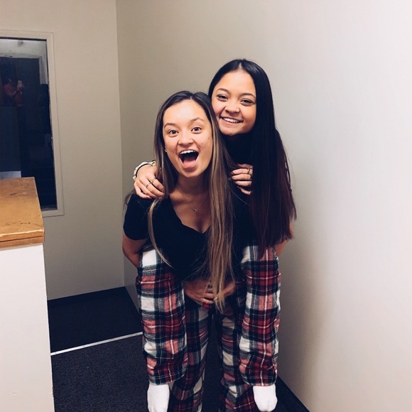 Meet your Posher, Allyson & Trisha - Picture 1 of 1